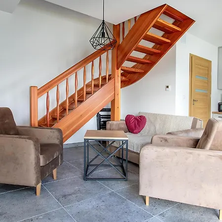 3 Bedroom Lovely In 別荘 *